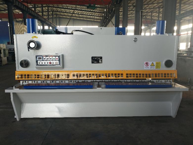 QC11Y-8X3200閘式剪闆(pan)機