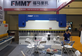 DA52  4+1  100T4000 數控(kong)折彎機  