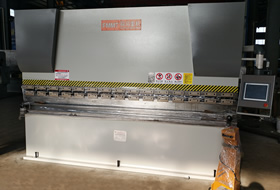 2007 10寸(cun)屏數控系統100T3200