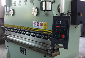 液壓闆料(liào)折彎機