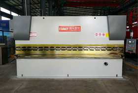 液壓闆(pan)料折彎機WC67Y-100T/4000