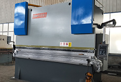 DA52  3+1軸400T4000電液數(shù)控折彎機（電動(dòng)拉杆工作台）